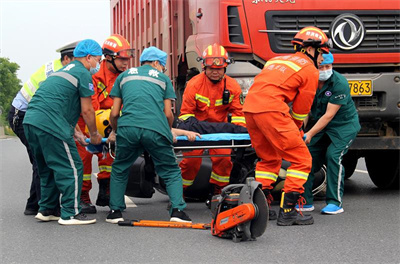 阿鲁科尔沁旗九龙道路救援